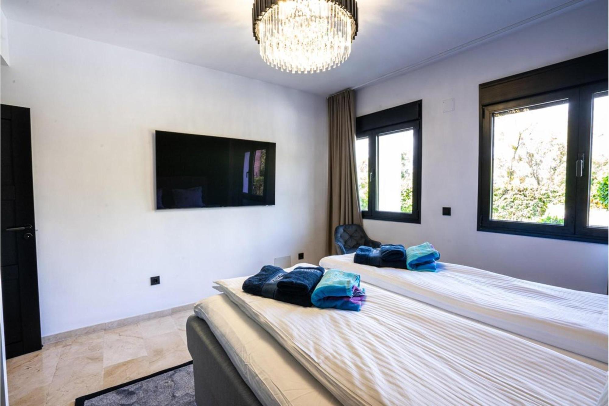 Villa New Zacaluca Pool Sauna & Gym - Happy Rentals Marbella Kültér fotó